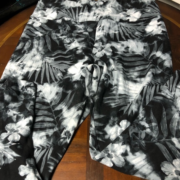 Medium waisted Capris